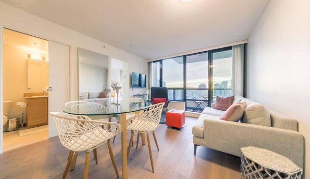 D11 - Tastefully Furnished One Bedroom in Yaletown