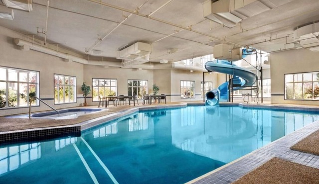 Days Inn & Suites by Wyndham Strathmore