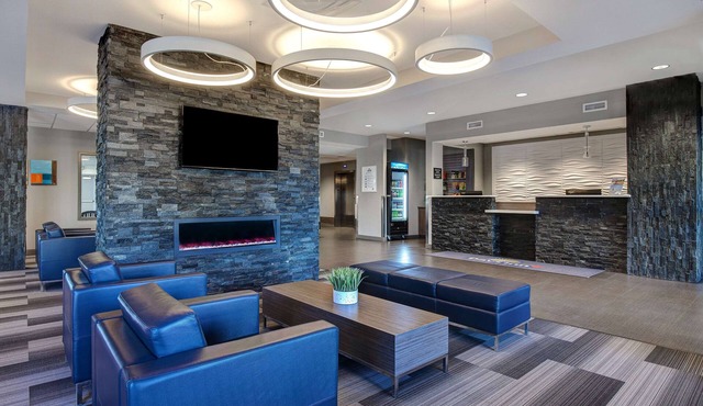 Days Inn & Suites by Wyndham Warman
