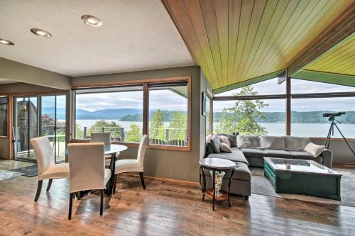 Deck & Sweeping Views: Family Union Home in Union