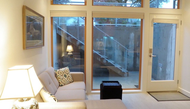 Deluxe Contemporary Garden Suite with 9-foot Ceilings