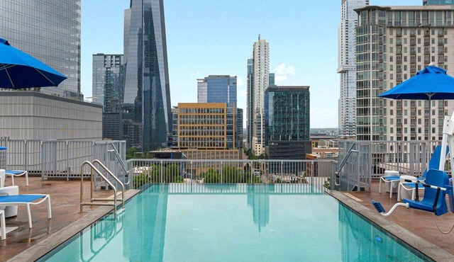 Deluxe Modern Studio in the Heart of Austin in Austin