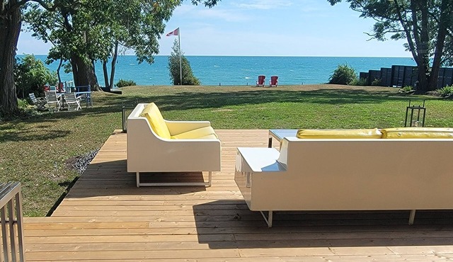 Designer Lakehouse in the Heart of Wellington; acre of land; 125ft of Waterfront