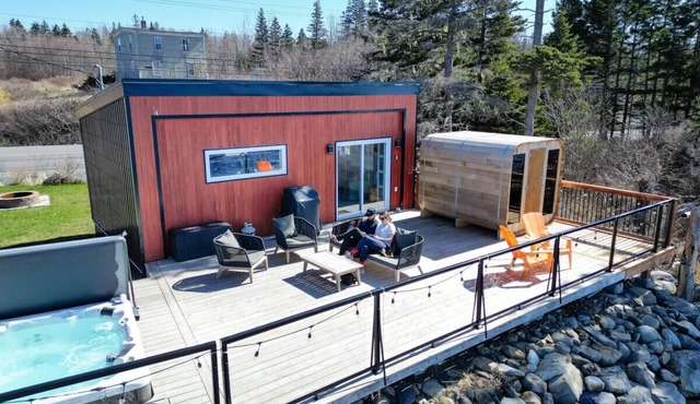 Designer Oceanfront Villa - Hot tub Sauna-private