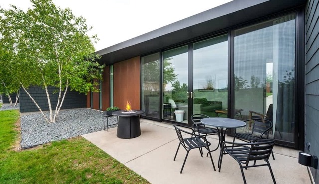Designer Studio Flat · Heated Floors · Egg Harbor in Egg Harbor