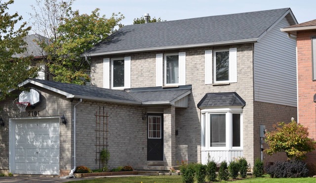 Detached Home –FIFA Toronto & Niagara Falls trip-Walk to Parks,Trails&Pool