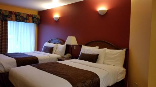 Dew Drop Inn in Forks