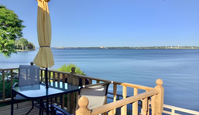 Dewar's Inn on the River