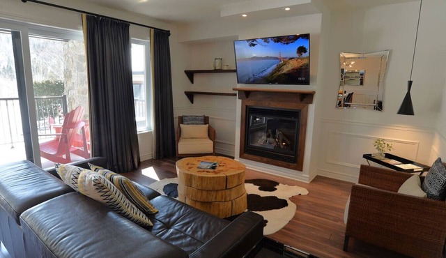Direct slope access condo - Affordable luxury!