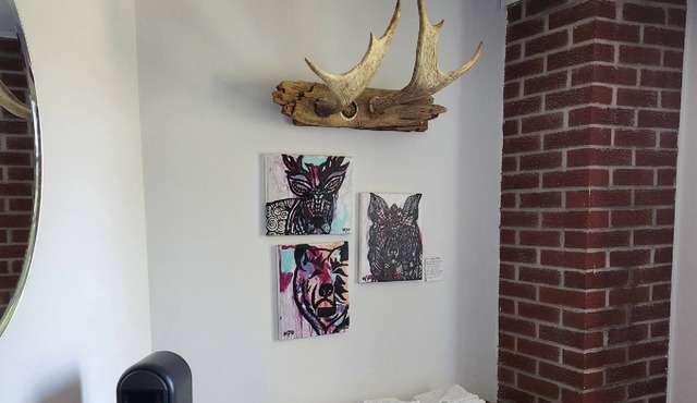 Distinctive 5-room inn, located a few steps from the river to discover the multi