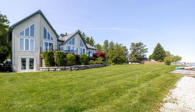 Dockside Cottage on Ontario's West Coast