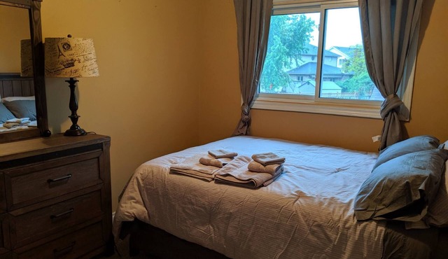 Doctor's Lounge - An Executive Home in Niagara