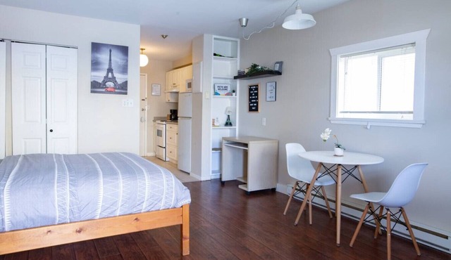 Dogwood Suite | 2 Beds & Walkable to Lake