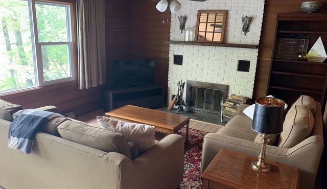Double Beachfront Cottage - The Cedar and The Pine in Marmora