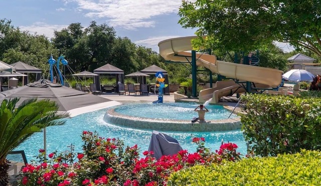 Double Queen with Balcony and Lakeview at Lakeway Resort & Spa | 4 Units in Austin