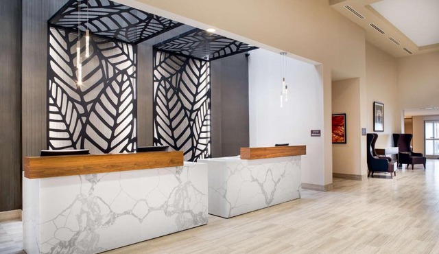 Doubletree by Hilton Toronto Airport, ON