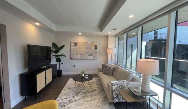Downtown, bright & cozy 1 BR with 6 appliances in Halifax