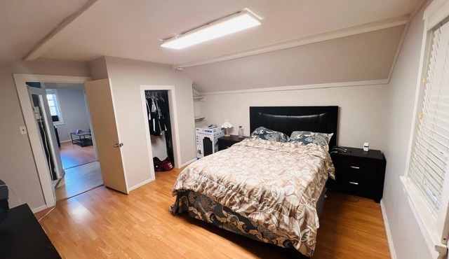 Downtown Private Loft in Medicine Hat