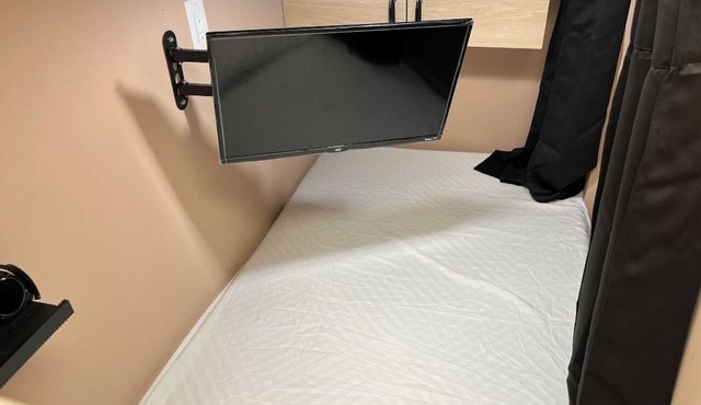 Downtown Toronto Pod Stay Near City Hall and AGO