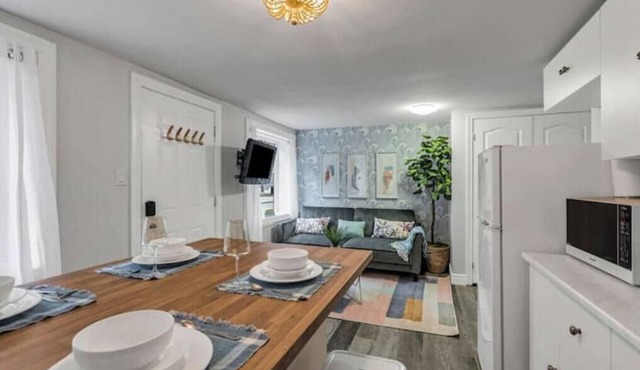 Downtown Vista: 5mins to Water Pet Free Prking