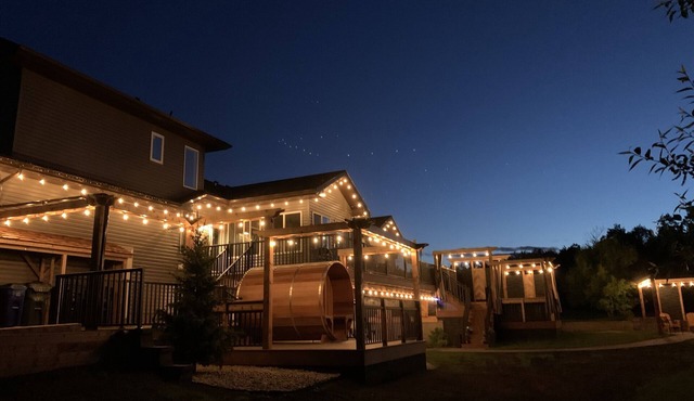 Dragonfly Inn, Loft Suite with private entrance.