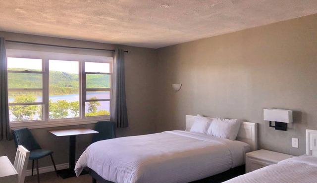 Duck Cove Inn
