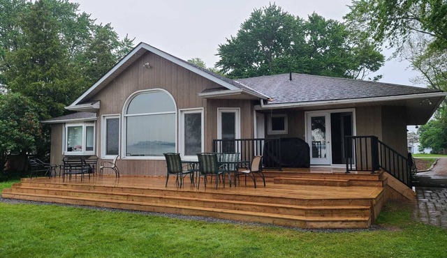 Duclos Point Lakefront Private Property w Breathtaking Sunsets