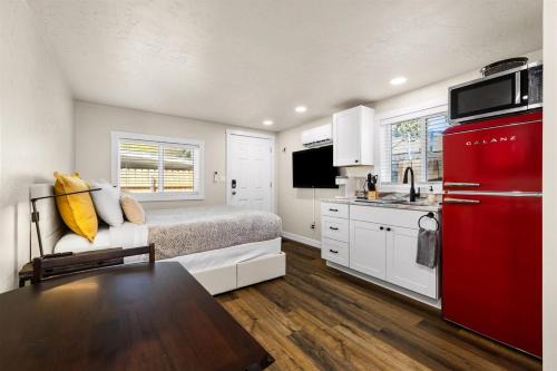 Eagle Nest Retreat - Modern Studio in Eagle in Eagle