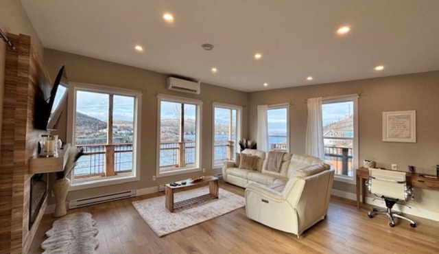 East Coast Tranquility - Ocean Views & Hot Tub!