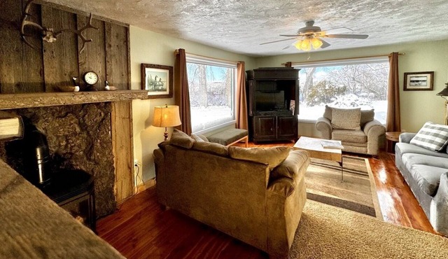 Edge Water Lodge (EV), Waters Edge Lodge in Fremont County