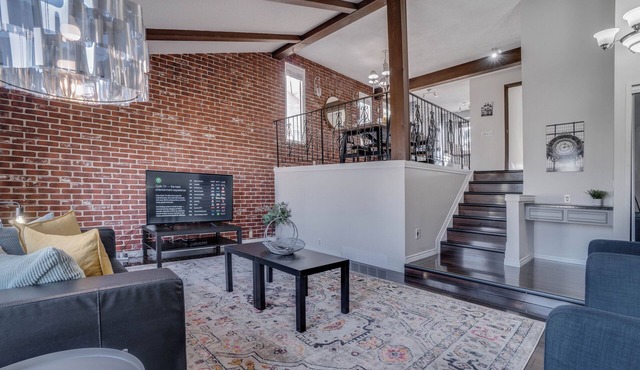 Edmonton House w/5 Bedrooms/3 Bathrooms and 2 Kitchens & Fenced Yard.