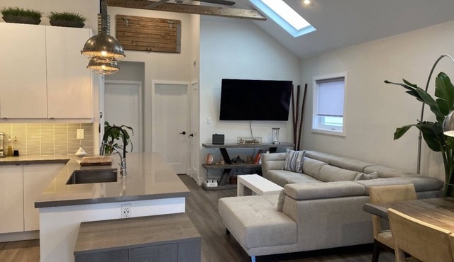 Elegant 2-Bedroom Bungalow with Outdoor Oasis and Modern Conveniences