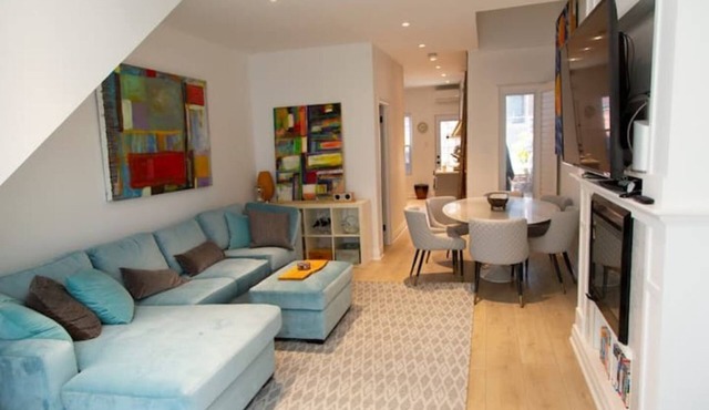 Elegant 3-bed, 3 bath private Leslieville home