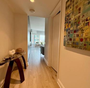 Elegant and Charm Superior Suite Yorkville Toronto