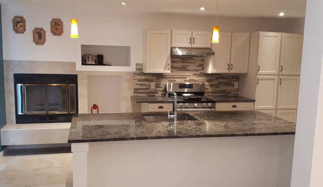 Entire 4 Bedroom Home with easy access