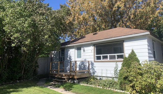 Entire bungalow with 2 bedrooms,kitchen,washroom & privacy