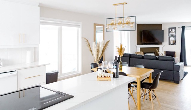 *Entire COZY PLACE* 5 Minutes Drive Downtown Ottawa