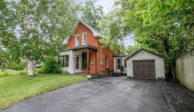 Entire Home in Midland with seasonal Cottage Patio Suite