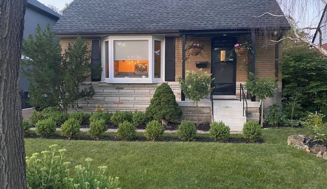 Entire Home in Toronto - 10 mins YYZ