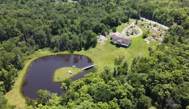 Entire Home on Acreage 15 Min from Parry Sound