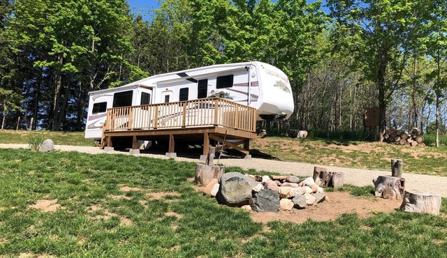 Epping in Beaver Valley. Private Campsite with RV for a little bit of Glamping