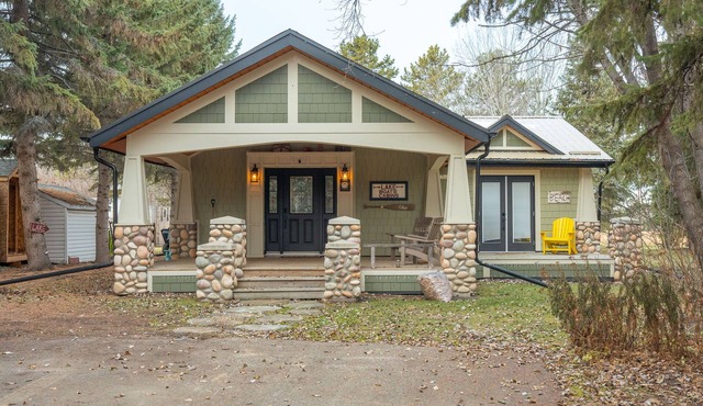 Escape to Pigeon Lake/2BR Refuge