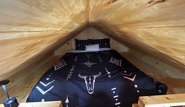 Escape to Temperance Cabin – Hot Tub & Peaceful Woodland Retreat