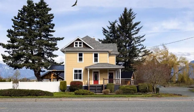 Est. 1912 - Rosedale Heritage Inn – downtown at your doorstep