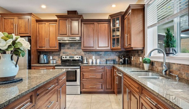 Executive 3 bedroom Home on Bear Mountain
