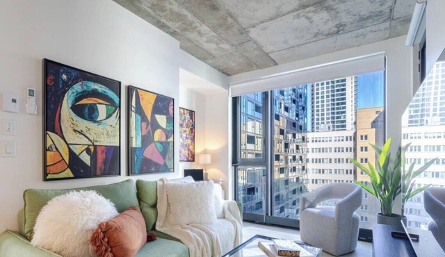 Executive Apartment | Free Parking & Pool