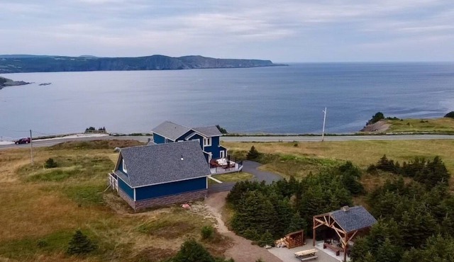 Executive Home Stunning Ocean View, St John's 10 min Sauna, Firepit, Fitness Rm