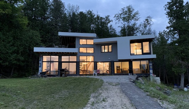 Executive Lakeside Villa