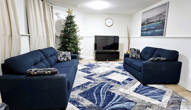 Exquisite 1 bedroom apartment with living room & feel like home away from home