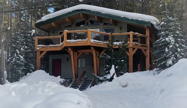 Extreme Dream Chalet in the Heart of Panorama Mountain Resort